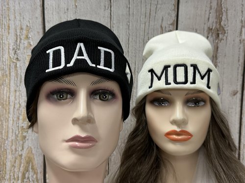 Enodtter Dad Mom Beanies for Couples, Black & White Matching Skullies Hats Set, Winter Warm Knit Knitted Hats, Gifts for Anniversary