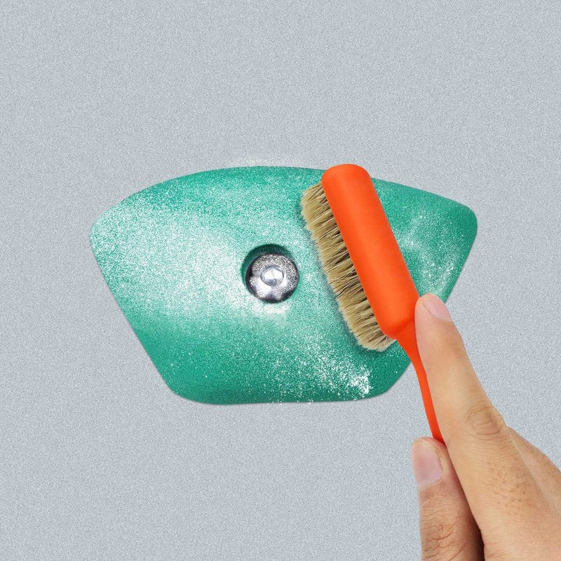 Climbing Chalk Brush with Thick Ultra Durable Boar's Hair Bristles, Bouldering Brush with Ergonomic Handle Portable with Climbing Chalk Bag(Not Included) for Climbing Wall Holds (Black+Deep Blue)