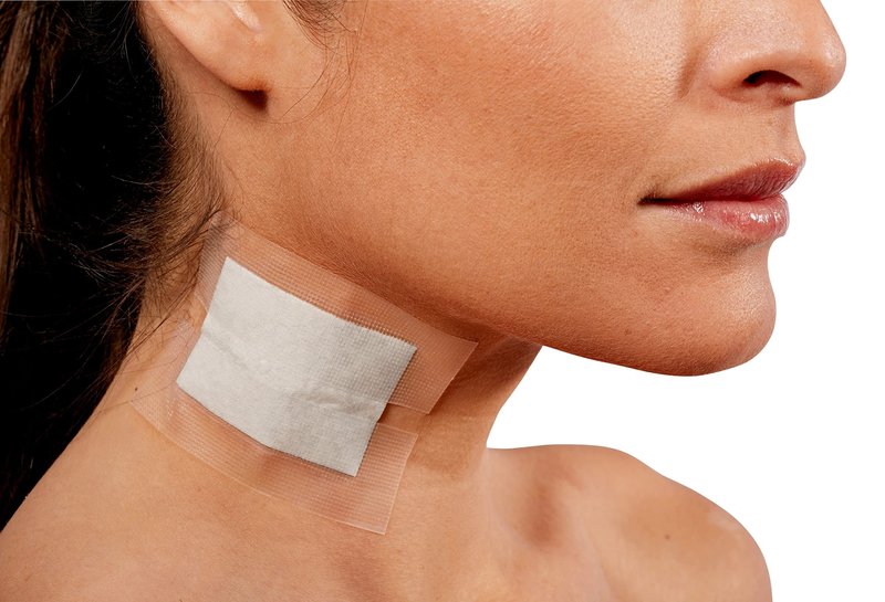 Nexcare Flexible Clear Tape, Its Clear, Stretchy Design Conforms to Hard to Tape Areas, Dispenser