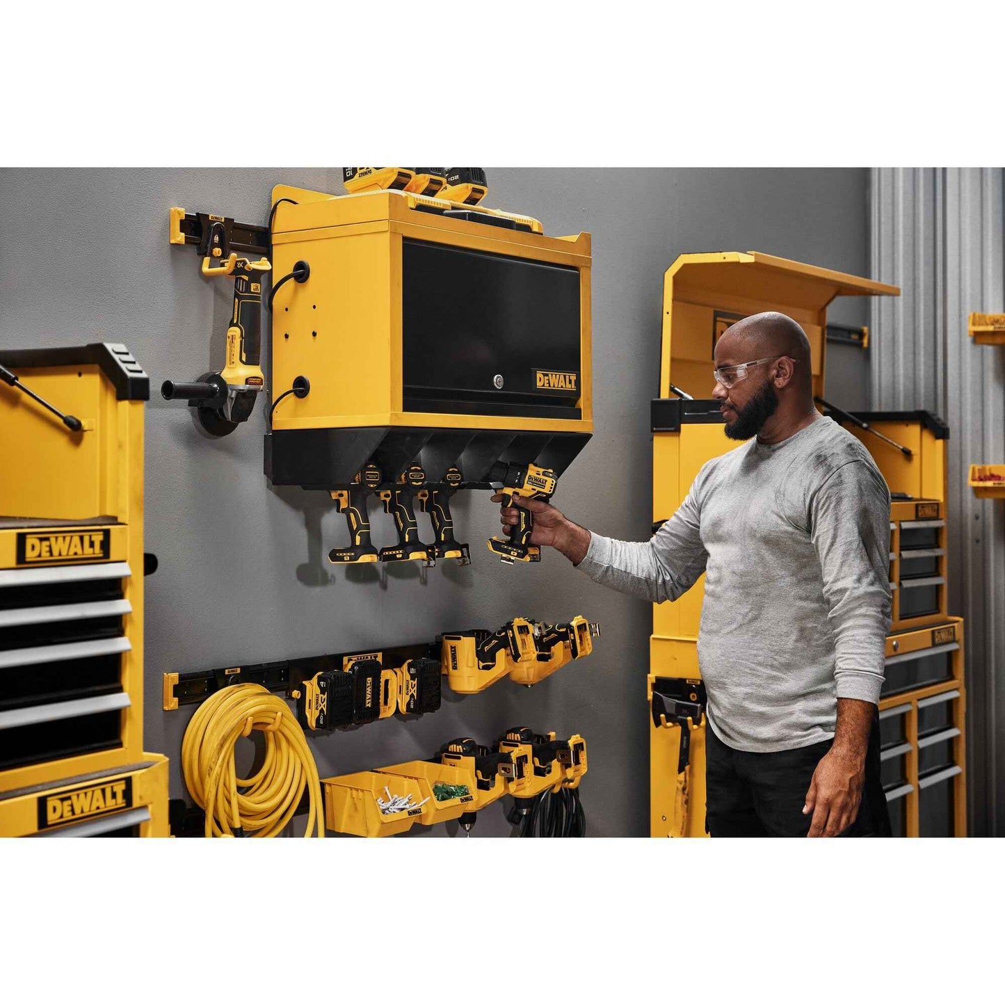 DEWALT Tool Organizer, Power Tool Holster, Mounts to Metal Rails, DEWALT Workshop Storage System Compatible (DWST82823)