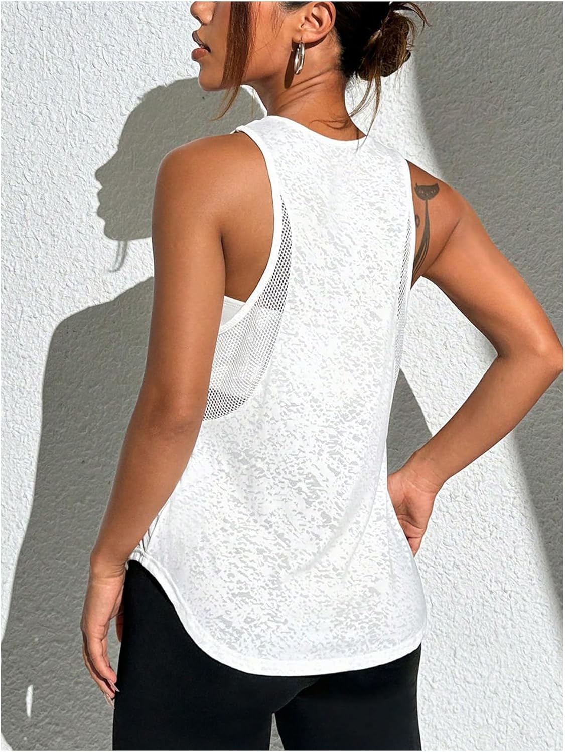 OYOANGLE Women's Athletic Mesh Tank Top - Sleeveless Yoga & Gym Shirt in Stylish Design