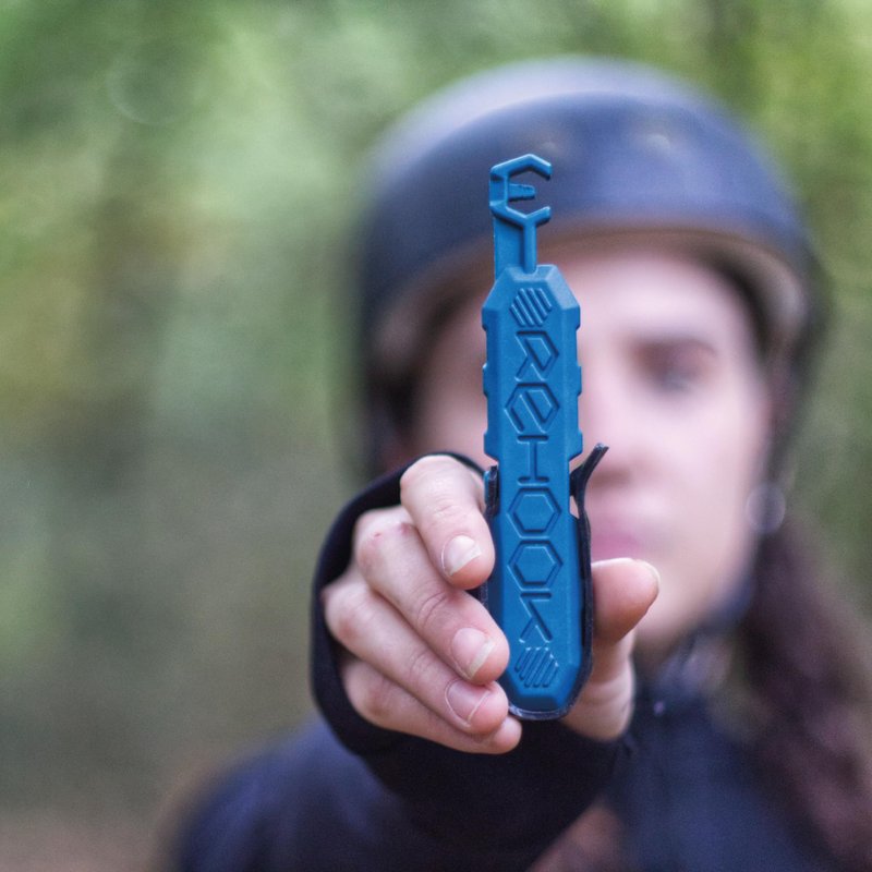 Rehook Colour - Get Your Chain Back on Your Bike in 3 Seconds. Without The Mess - Perfect Xmas Stocking Filler Blue
