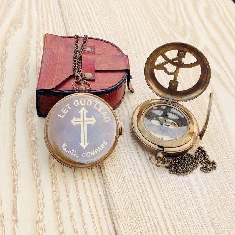 Varth Antique Brass Pocket Compass Vintage Nautical Gift with Famous Scripture Quote Engraved Baptism Gifts with Leather Case for Loved Ones, Son, Love, Partner