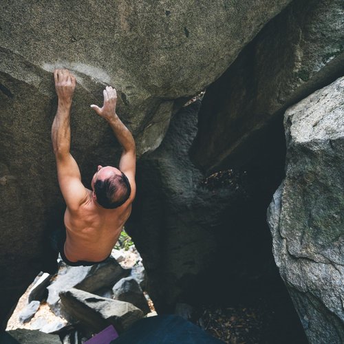 BLACK DIAMOND White Gold Loose Chalk | 100% Magnesium Carbonate | Superior Grip & Moisture Absorption for Rock Climbing & Training | 300g