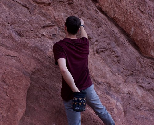 Noborou Chalk Bag for Rock Climbing | Bouldering Chalk Bag | Large Zippered Pocket | Adjustable and Removable Belt (Dusk)