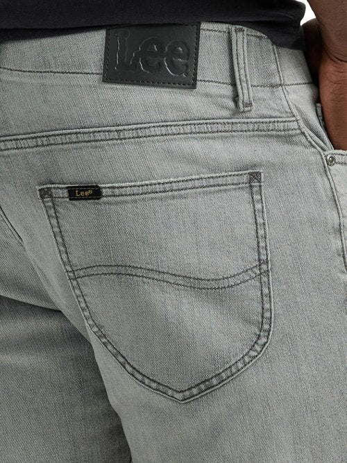 Lee Men's Extreme Motion Straight Taper Jeans - Comfortable Fit | Versatile Style for Everyday Wear