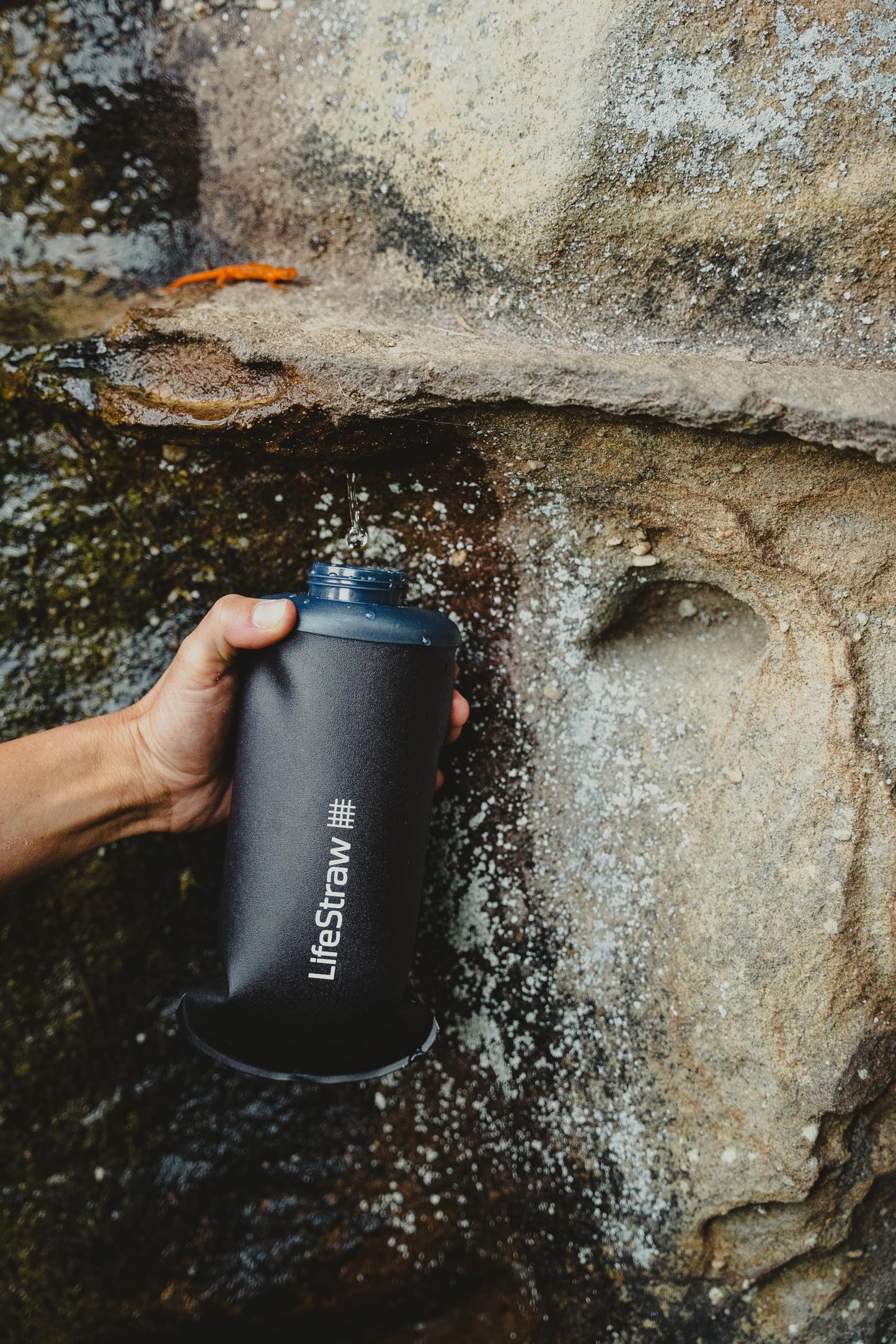 LifeStraw Peak Series - Collapsible Squeeze Bottle Water Filter System – 650ml for Trail Running, Through Hiking, Travel, Cycling, and Fishing; BPA-Free; Mountain Blue