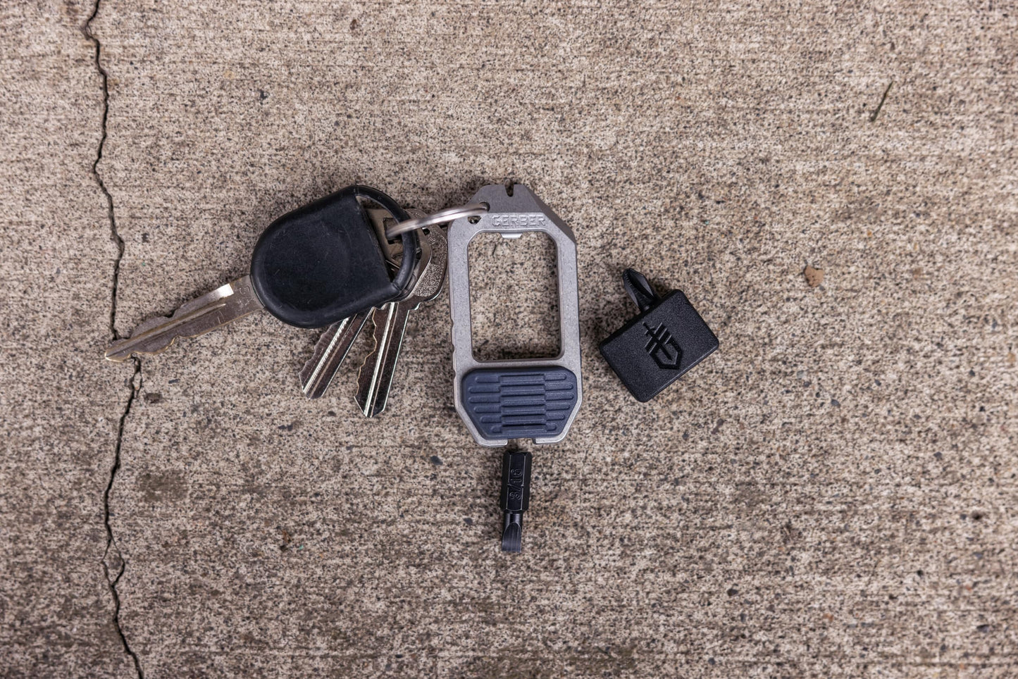 Gerber Gear Driver Keychain 5-in-1 Multitool, Clips to Pocket or Keychain with Pry Bar, Phillips and Flat Head Screwdriver Bits, and Bottle Opener, Lightweight EDC Gear for Everyday Carry, Urban Blue