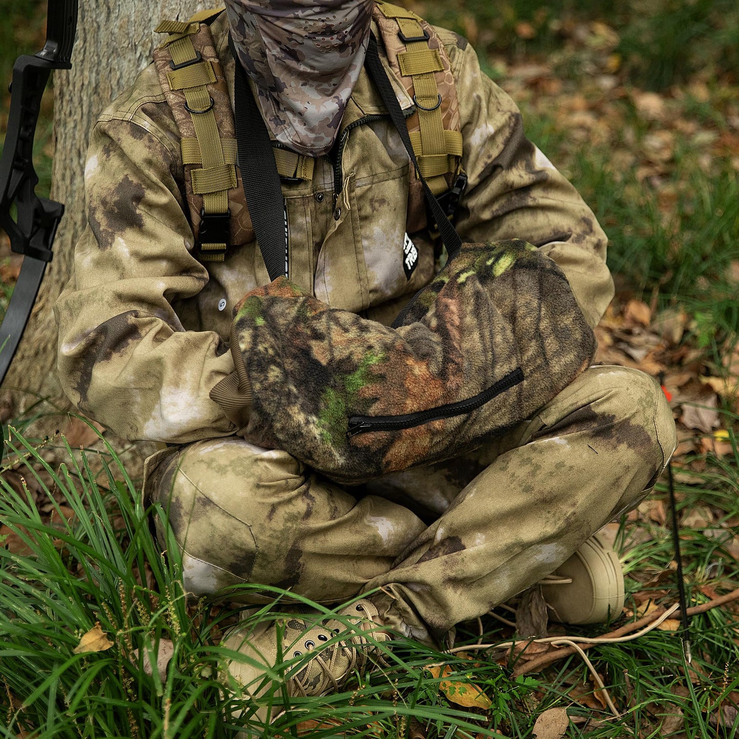 RunNico Camo Hand Muff Warmer - Unisex Camo Hunting Hand Muff - Camouflage Hunting Waist Pouch for Camping, Hiking, Football, Golf Activities