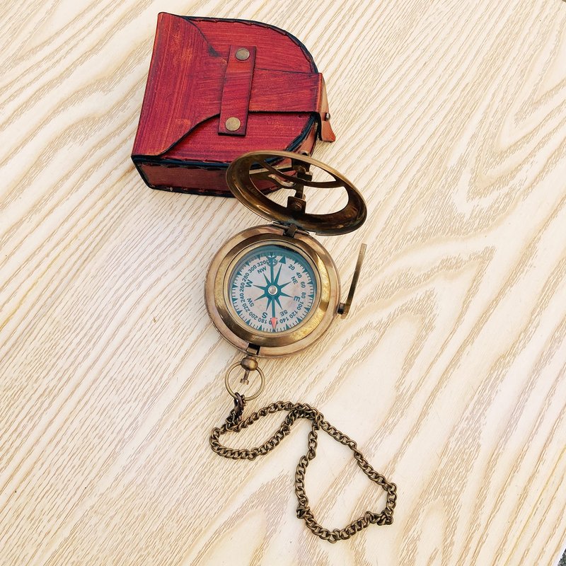 Varth Antique Brass Pocket Compass Vintage Nautical Gift with Famous Scripture Quote Engraved Baptism Gifts with Leather Case for Loved Ones, Son, Love, Partner