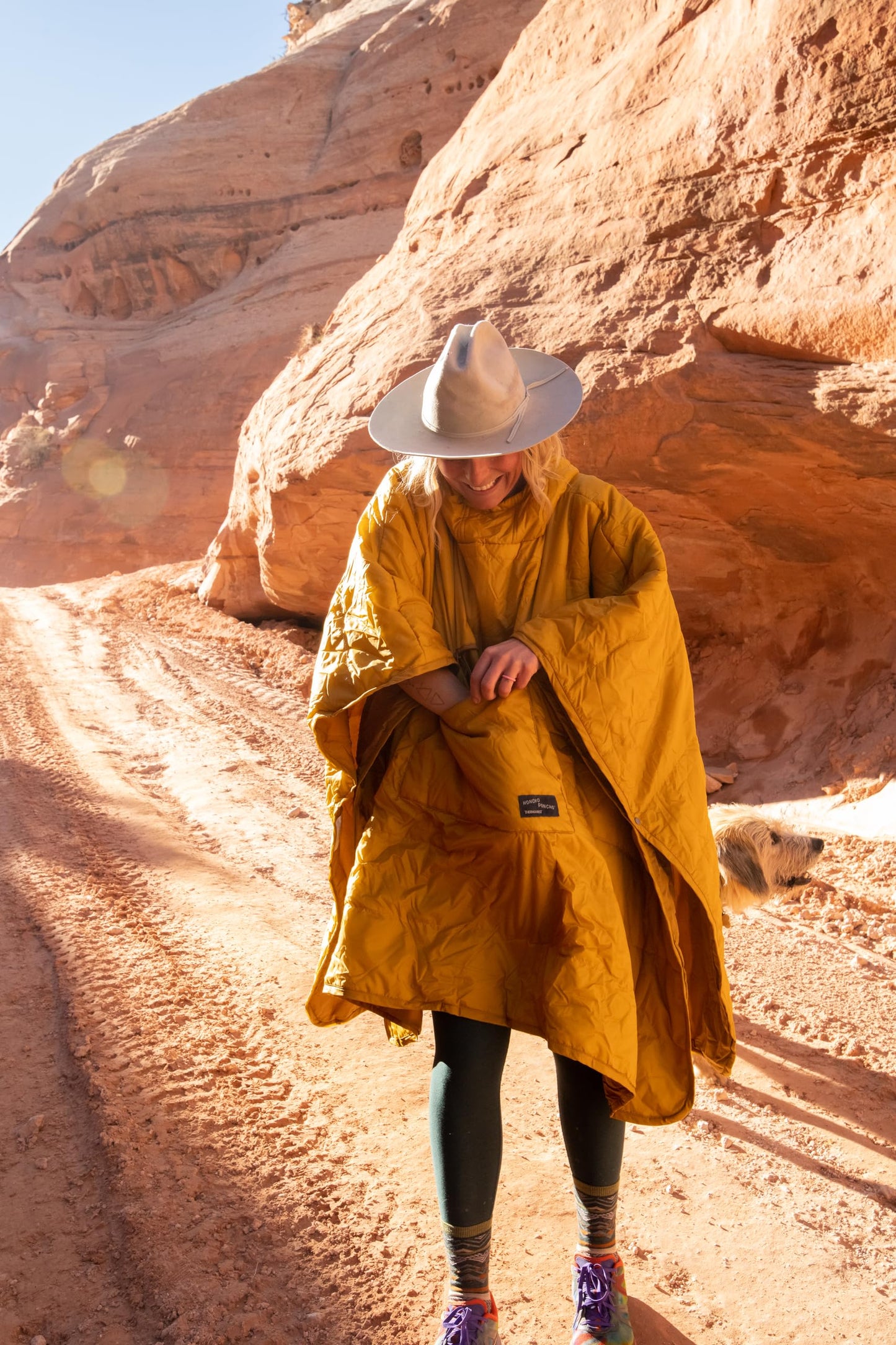Therm-a-Rest Honcho Poncho Wearable Hoodie Blanket, Wheat One Size