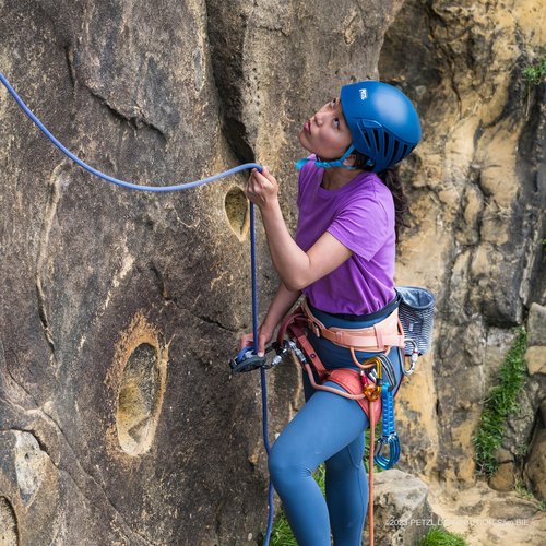 PETZL Corax LT Women's Climbing Harness - Lilac White, Large