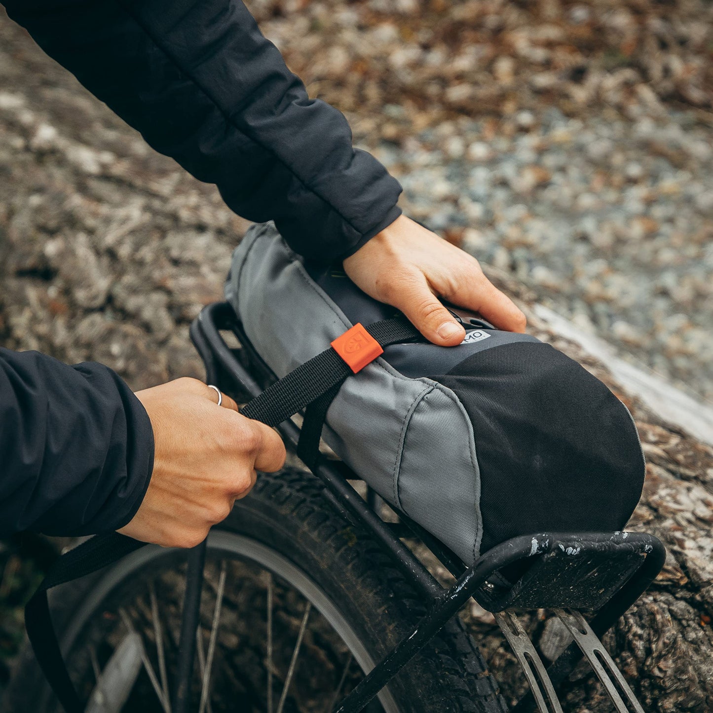 GEAR AID Utility Straps with Side-Release Buckle, Secure and Compress Camping, Biking, Hunting, Boating Gear, 1" Width, 40" Length