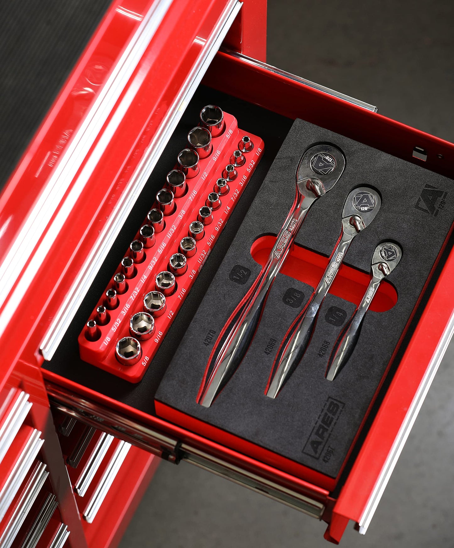 ARES 42067 – 120 Tooth Ratchet Set – 1/4-Inch, 3/8-Inch, and 1/2-Inch Drive - 3 Degree Swing Arc – Reversible Ratcheting Mechanism - Ergonomic Handle and Professional Gear Structure