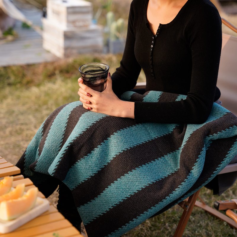 PuTian Merino Wool Blanket - Large Warm Soft Washable Camp Blanket Throw for Bed Couch Camping Outdoor Travel Emergency, Brown Geometry