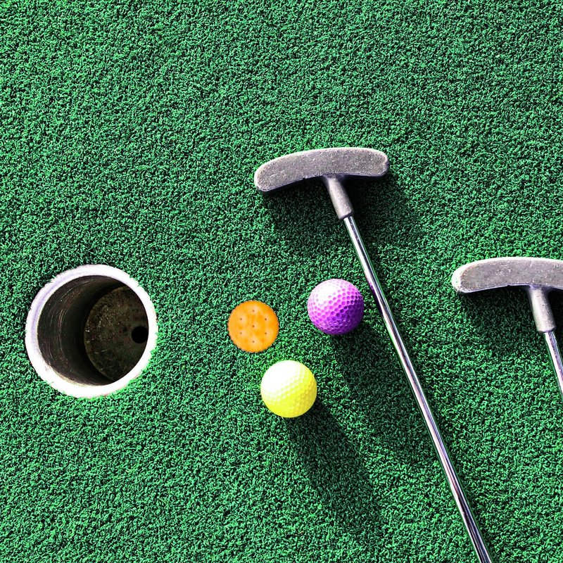 Tharos Distribution Cracker Golf Ball Marker Crack Up on the Green! Metal Fully Magmetic Funny Cracker Golf Ball Marker - 1.6 inch Diameter