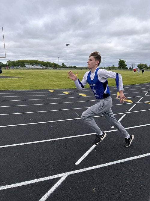 Tumbl Trak Adjustable Lycra Running Arms® - Correcting Arm Position for Track and Field, Agility Training and Speed Training - Unisex Youth