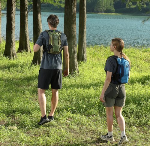 MARCHWAY Lightweight Hydration Backpack with Vest Style Straps & 2.5L TPU Water Bladder, Versatile Sleek Multi-Pocket Pack for Hiking, Cycling, Running, Backpacking, Travel (Green)